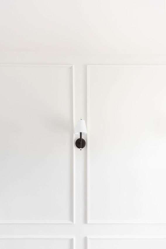 black-and-white-wall-sconce-detail-design