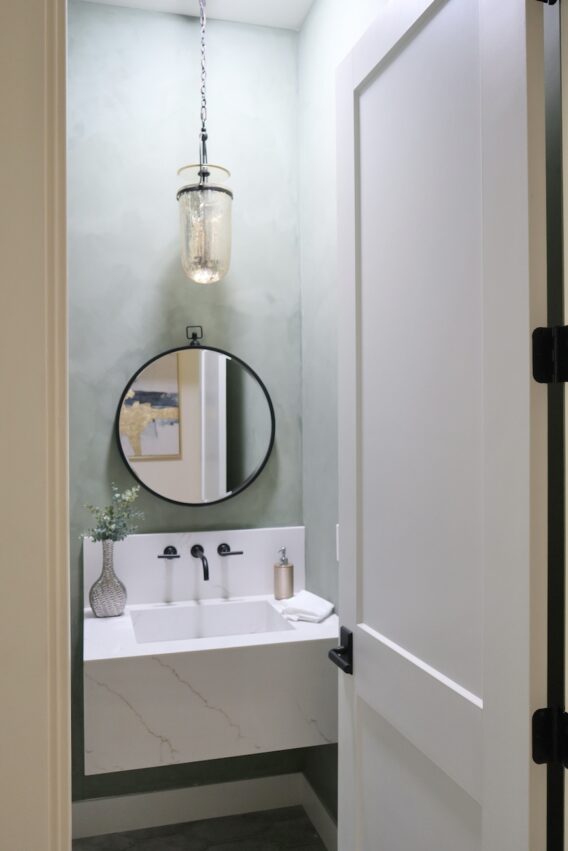 powder-room-interior-design-round-mirror